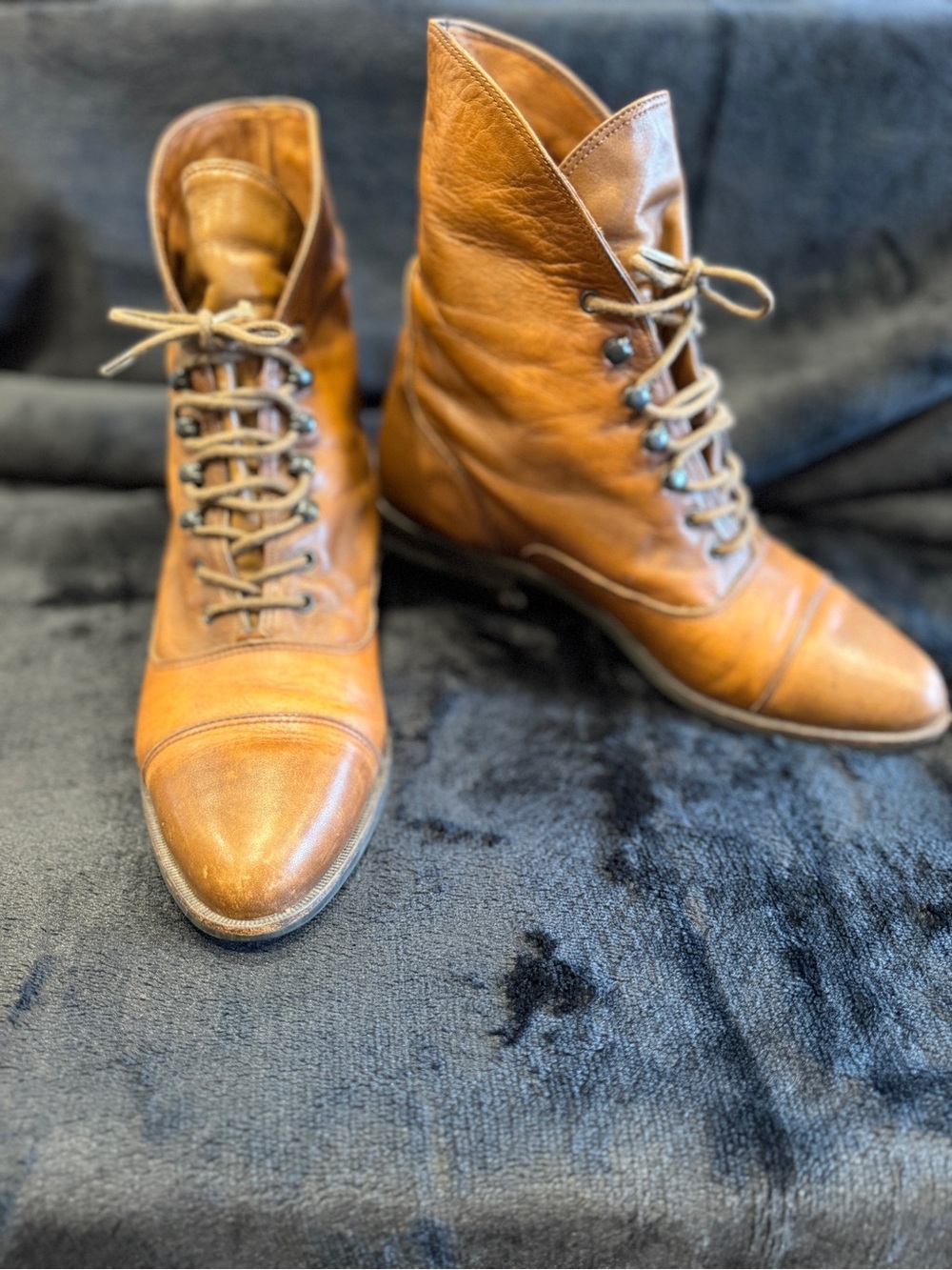 Classic Cognac Leather Vintage Lace-Up Women’s Booties Ankle Boots Size 7